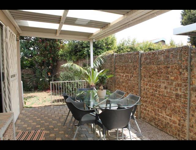 2 BEDROOM TOWNHOUSE FOR SALE IN EDEN GLEN